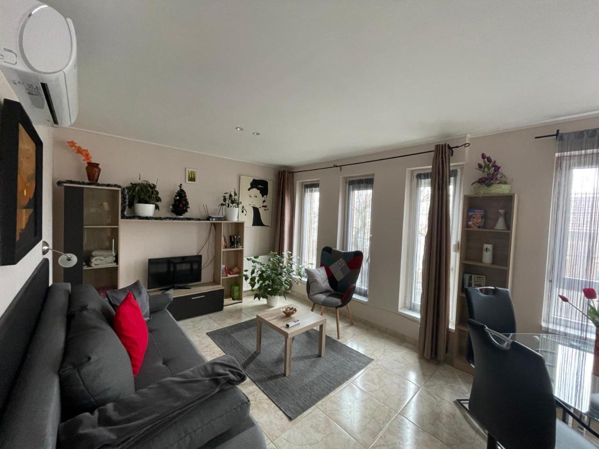Nyil Apartman Wellnes Ντέμπρετσεν Εξωτερικό φωτογραφία