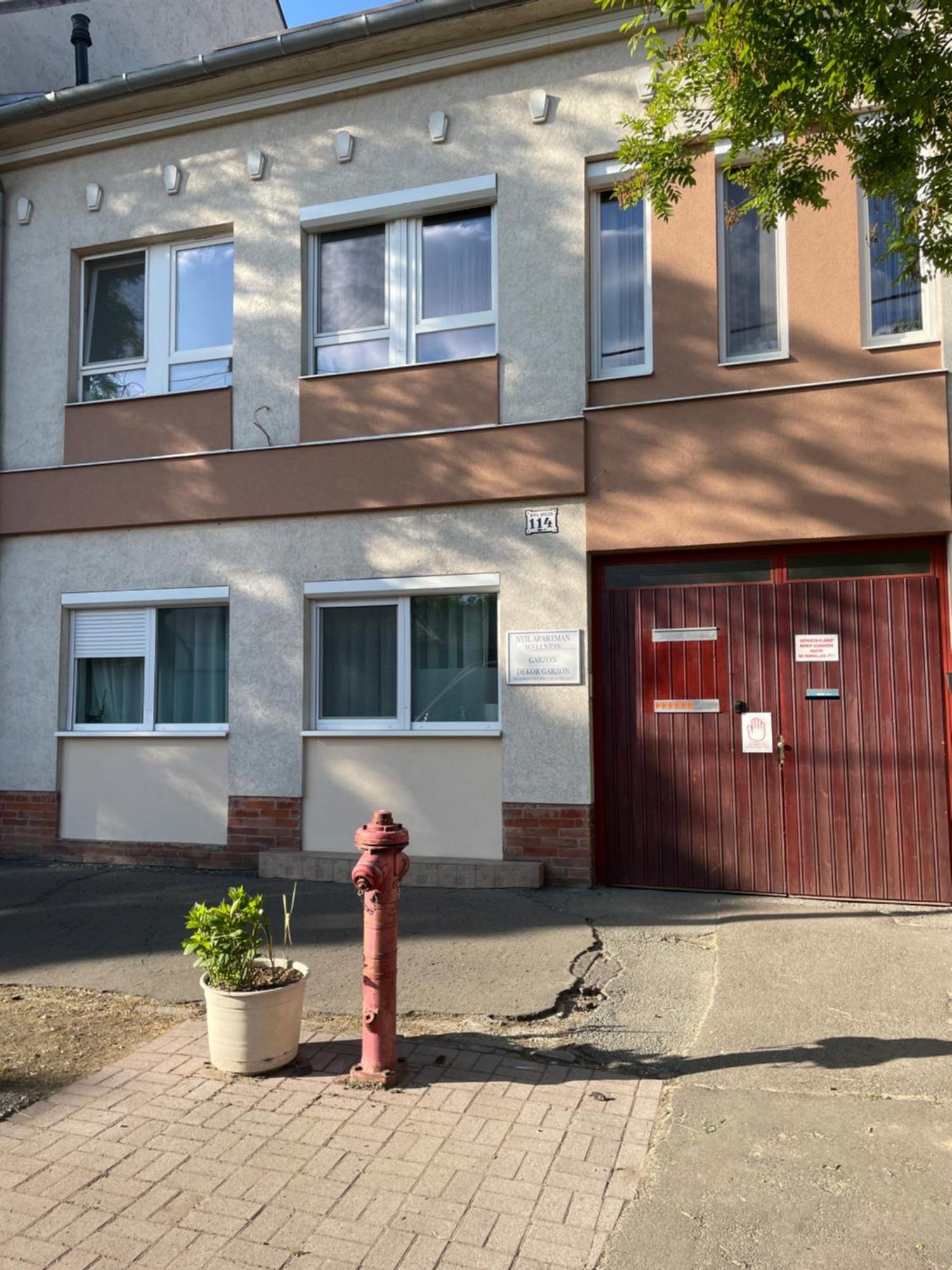 Nyil Apartman Wellnes Ντέμπρετσεν Εξωτερικό φωτογραφία